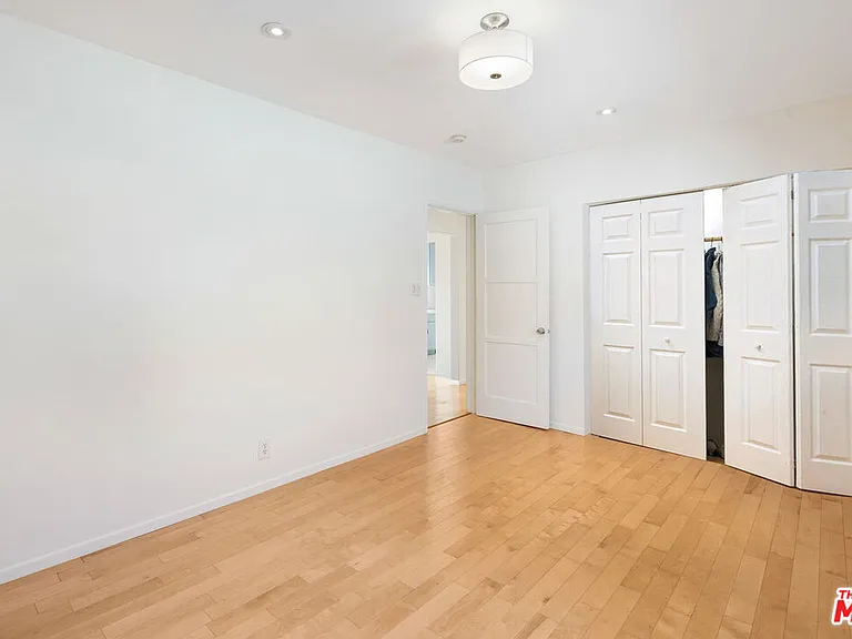 2631 Thurman Ave — Photo 13