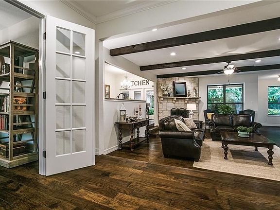 5th image of 3829 Cambridge Cir W