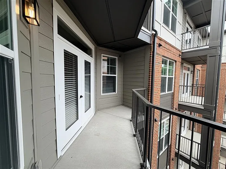 District on the Etowah Apartments — Photo 1073