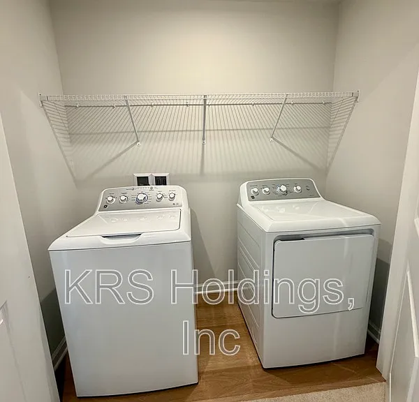 315 Old Field Dr — Photo 15