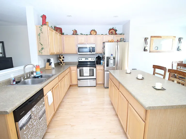 6268 Riverdale Dr — Photo 17