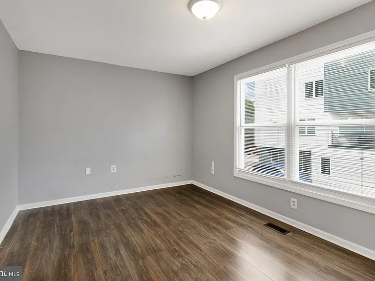 1719 Ridge Ave — Photo 15
