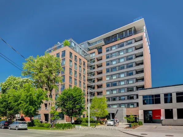 400 Wellington St W #809, Toronto, ON M5V 0B5