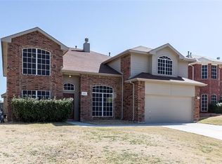 6752 Daren Dr, Fort Worth, TX 76137