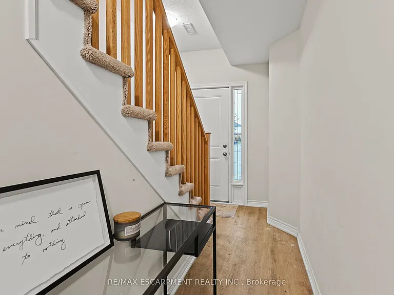 19 Picardy Dr #4 — Photo 5
