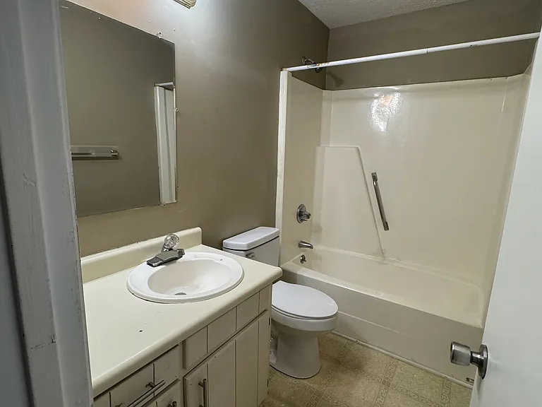 1424 Tangora Ln — Photo 3
