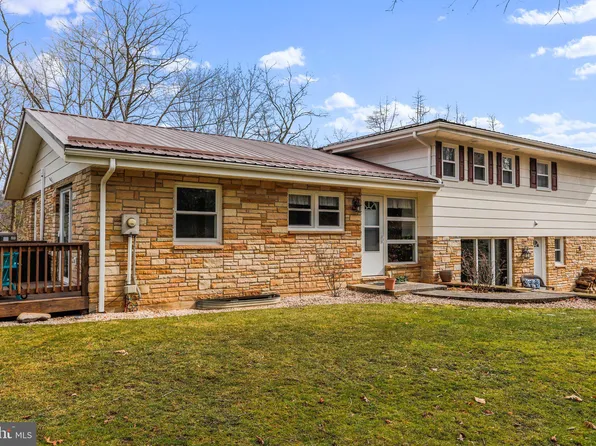 195 Staggs Ln, Keyser, WV 26726