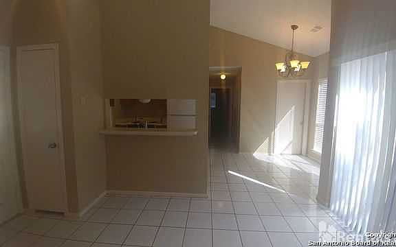 4th image of 225 Doeskin Dr