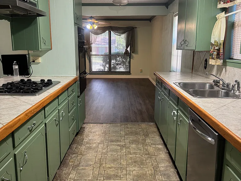 6300 Landmark Dr — Photo 9