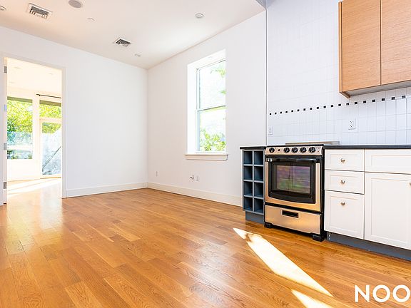 2nd image of 820 Dekalb Ave #2B