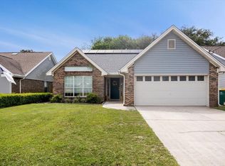 427 Sandy Ridge Cir, Mary Esther, FL 32569