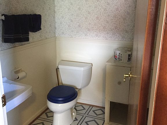1/2 Bath