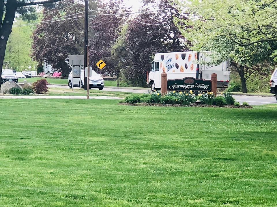 Beautiful Farmington Village Condominiums across from Farmington River.