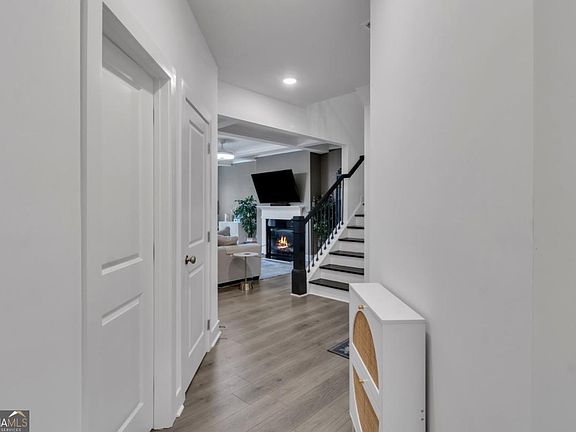 4th image of 7689 Baron Rd
