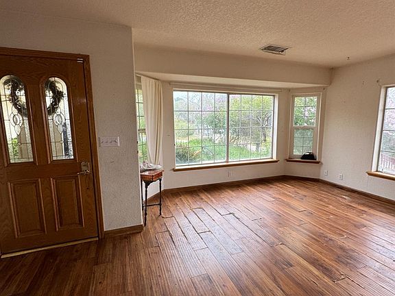 2nd image of 21604 Diane Ct