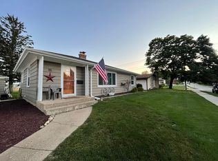 115 W Lincoln Ave, Hartford, WI 53027