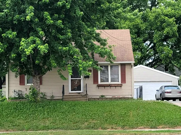 905 7th St NW, Rochester, MN 55901
