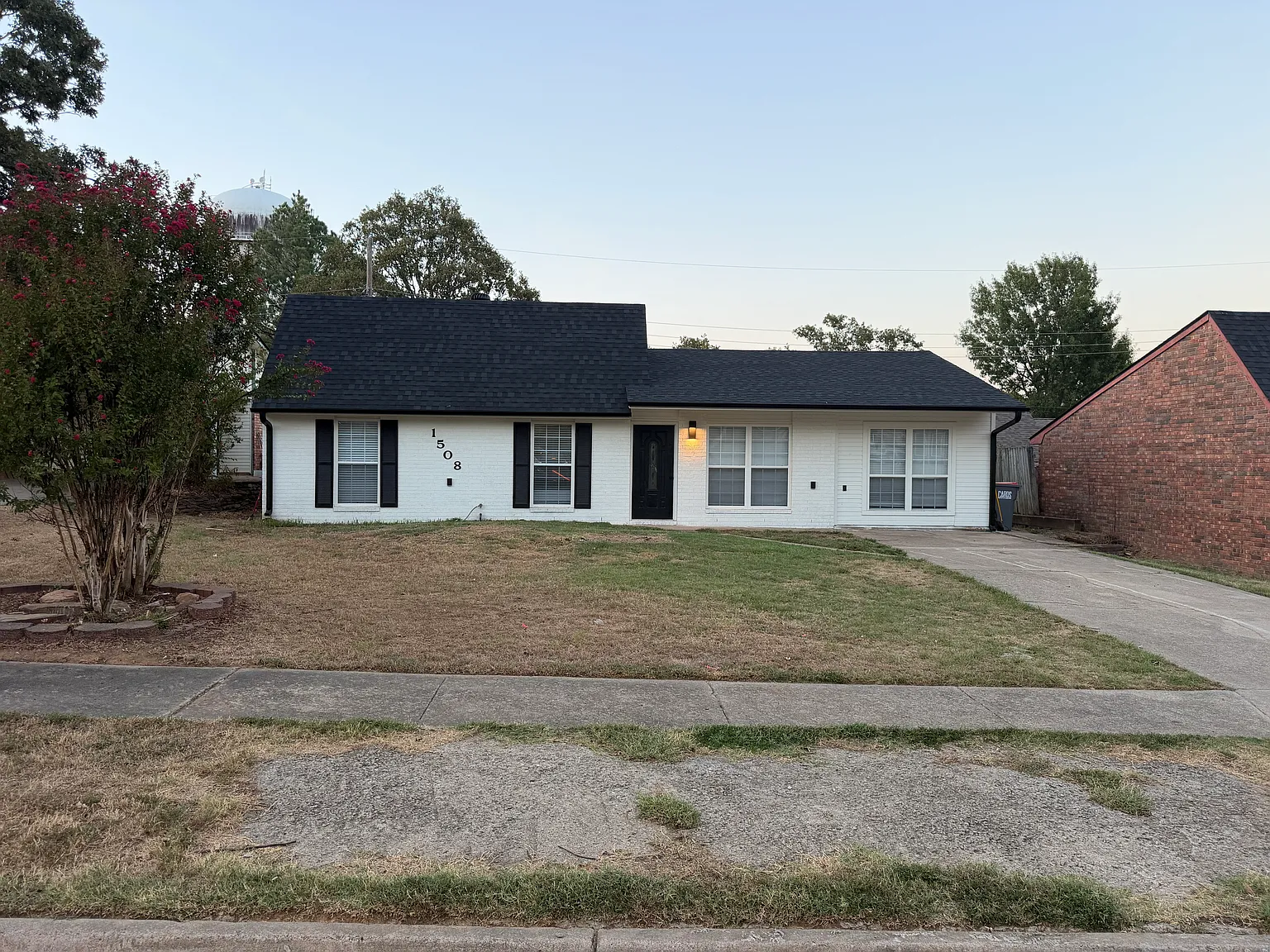 3 bed, 1405 sqft, $1,395 — Photo 1