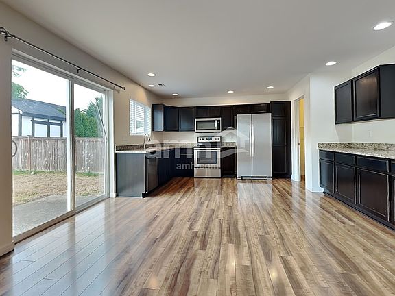 4th image of 1728 178th St E