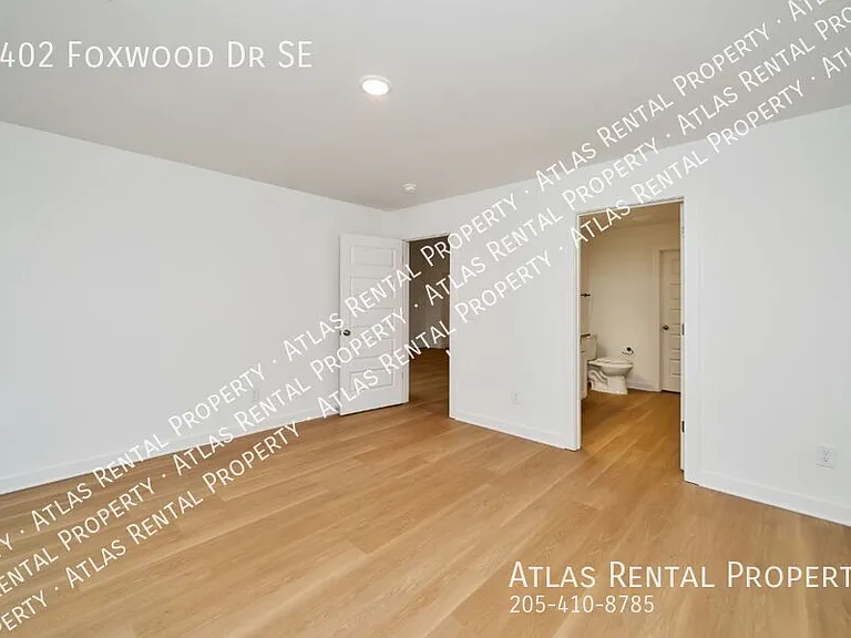 4402 Foxwood Dr — Photo 6