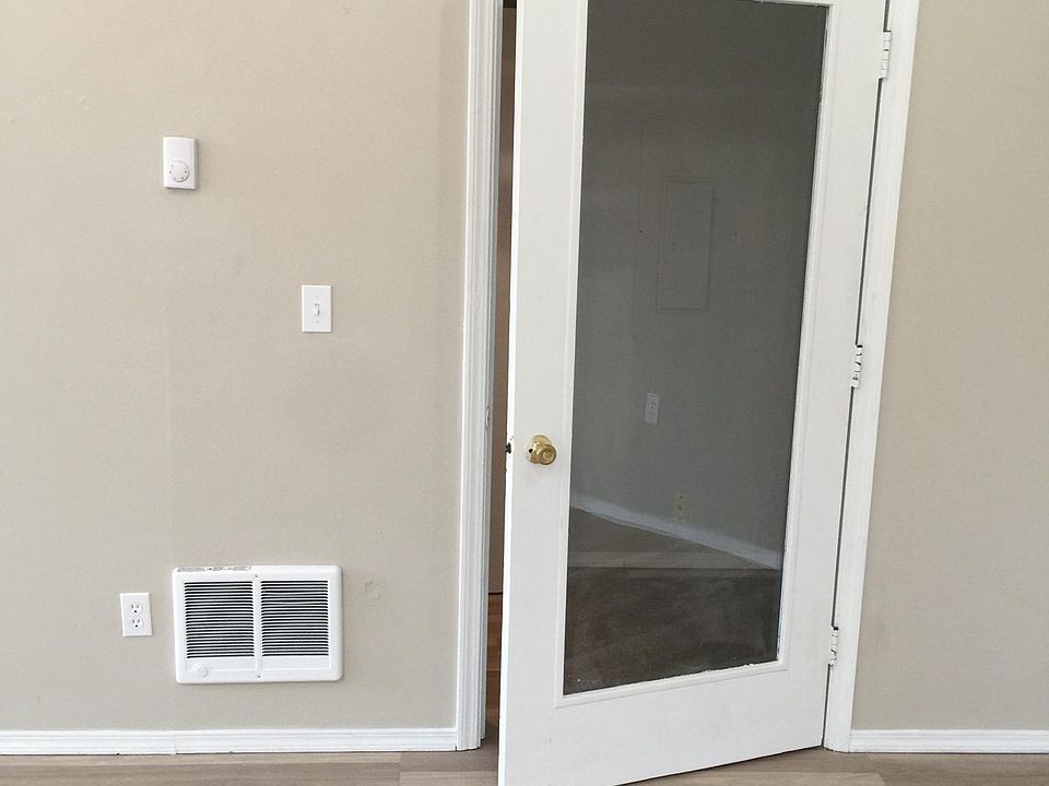 1st image of 3115 E McLoughlin Blvd