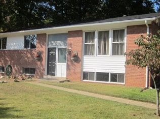 8302 Wythe Ln, Springfield, VA 22152