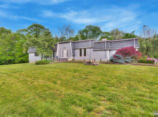 62 W Saddle River Rd, Saddle River, NJ 07458