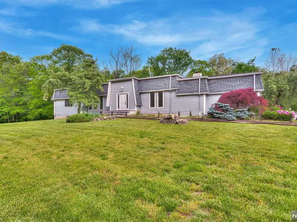 62 W Saddle River Rd, Saddle River, NJ 07458