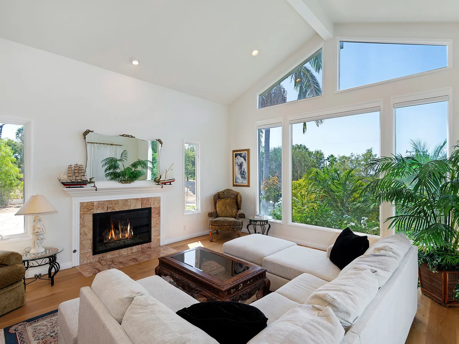888 Sunset Vista Ln — Photo 1