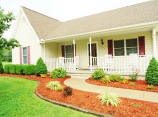 205 W Pershing St, Herrin, IL 62948