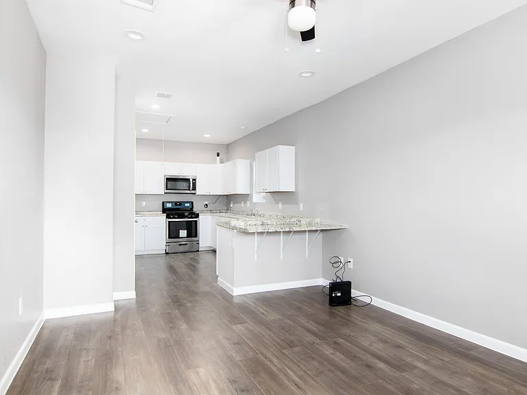 1709 Stevens St — Photo 3
