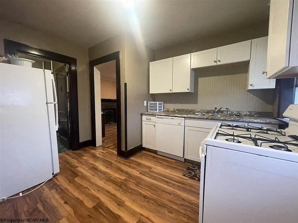 2 bed, 1000 sqft, $975 — Photo 3