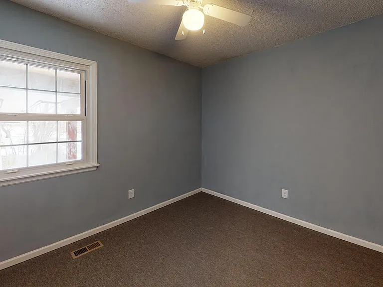 427 N Blake St — Photo 14