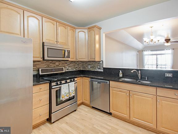5th image of 8616 Wintergreen Ct Unit 308