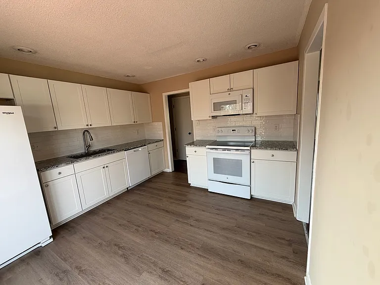 11220 Concord Woods Dr — Photo 4