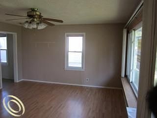 2nd image of 36011 Glen St