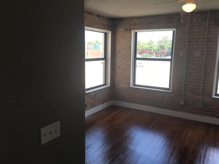 134 NW 13th St — Photo 25