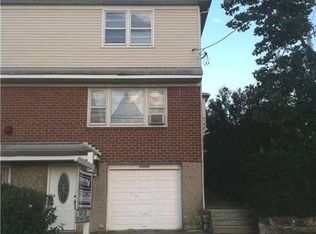 25004 39th Rd, Flushing, NY 11363