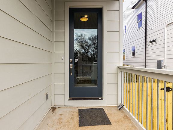 4th image of 14 Perkins St