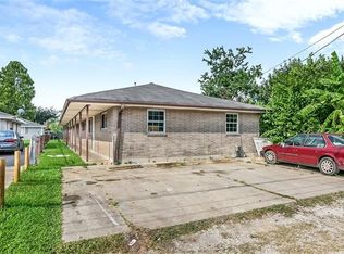 412 W Liberaux St, Chalmette, LA 70043