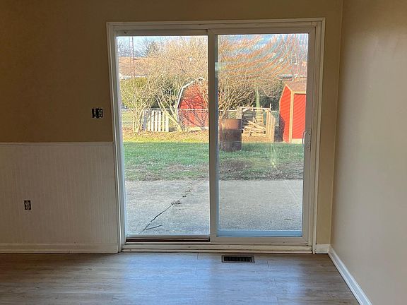 5th image of 348 Lawson Ave