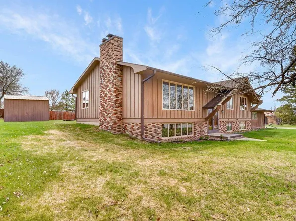 904 Division St, Deer River, MN 56636