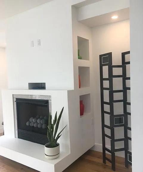 358 Lamont Pl — Photo 3