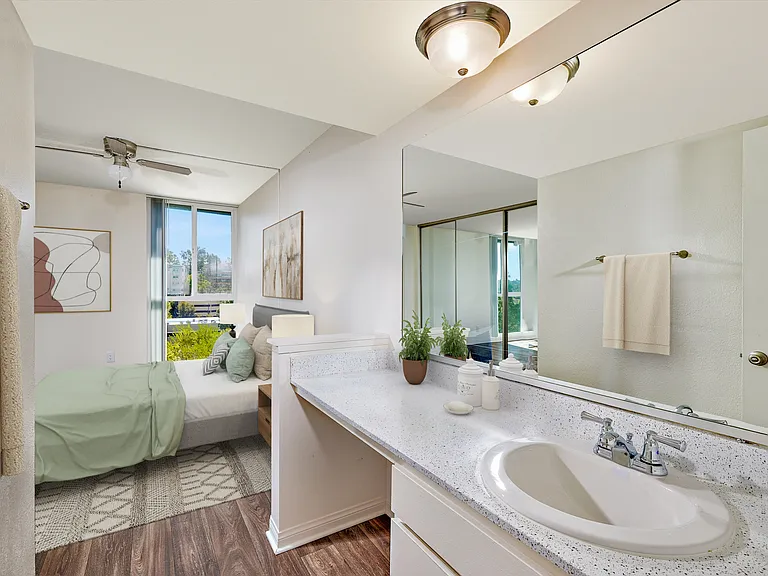 Mellmanor Apartments — Photo 10