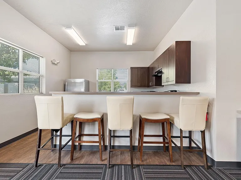 Aspen Creek Apartments — Photo 3