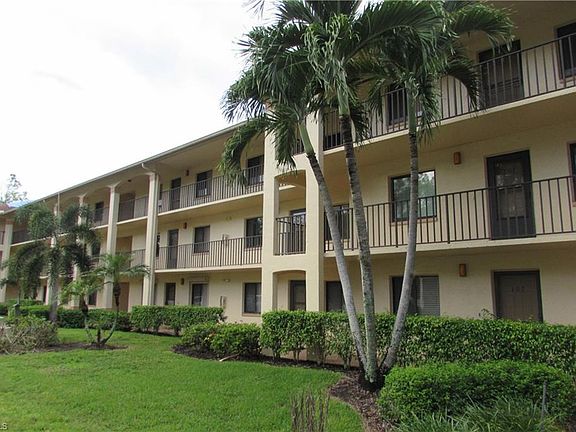2nd image of 5716 Deauville Cir APT I206