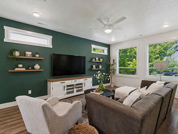3rd image of 5825 W Hidden Springs Dr