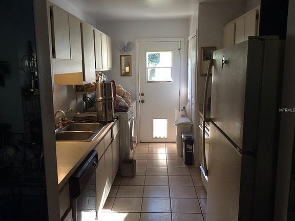 2nd image of 1402 Plymouth Ave