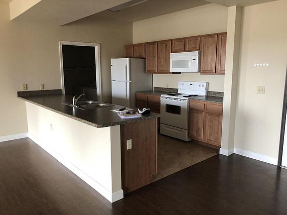 4th image of 1911 Cobblestone Ln APT 108