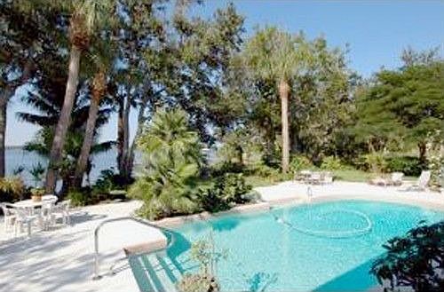 1st image of 215 Hacienda Dr